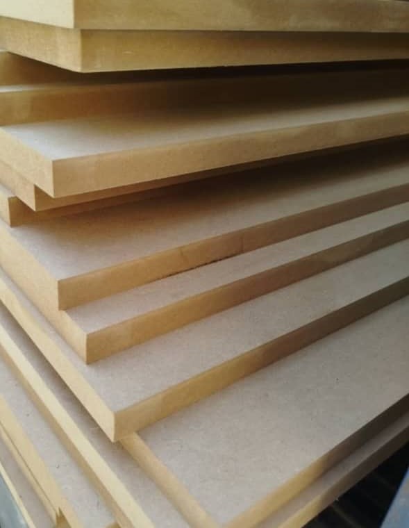TABLEROS DE MDF ESTÁNDAR DESNUDO, PIEZAS DE 1.22M X 2.44M X 9MM.